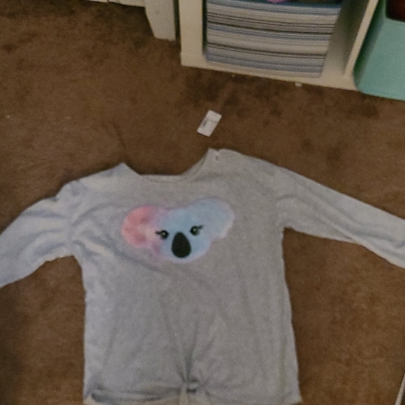Girls gray long sleeve panda shirt never worn . - Picture 5 of 5